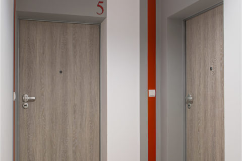 drzwi Dierre i wycieraczki systemowe w Comfort City Rubin