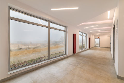 hol w gotowym budynku przy Dionizosa 7 Comfort City Rubin