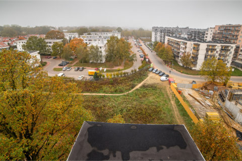 widok z Comfort City Rubin na okolicę i ulicę Winorośli