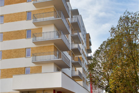 wejście do budynku przy Dionizosa 7 Comfort City Rubin