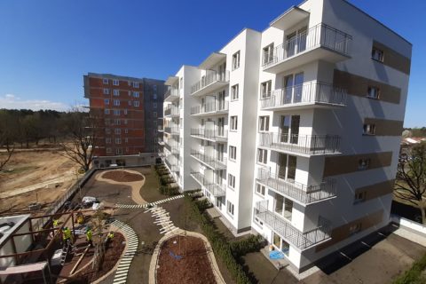 Comfort City Bursztyn_prace na patio_27 kwiecień 2020