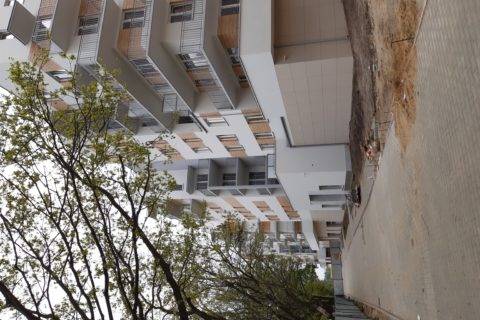 Comfort City Bursztyn od strony wjazdów do garażu maj 2020