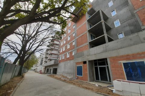 Comfort City Ametyst od strony klatek schodowych maj 2020