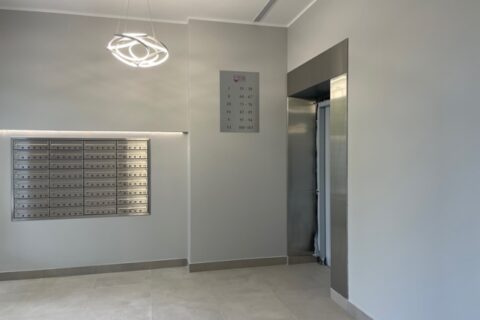 Comfort City Ametyst klatka schodowa, maj 2021